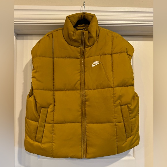 Nike Vest - Picture 1 of 3